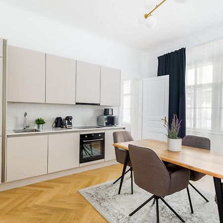 Apartment Ballgasse Luxury Виена Екстериор снимка