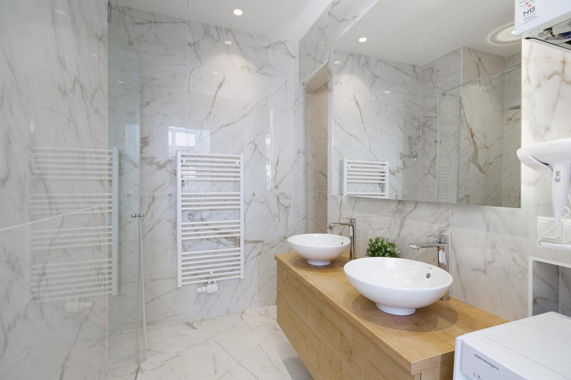 Apartment Ballgasse Luxury Виена Екстериор снимка